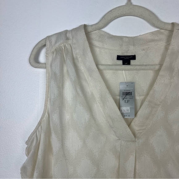 Ann Taylor NWT Blouse Sleeveless Ivory Cream Size Large Petite - Picture 2 of 6